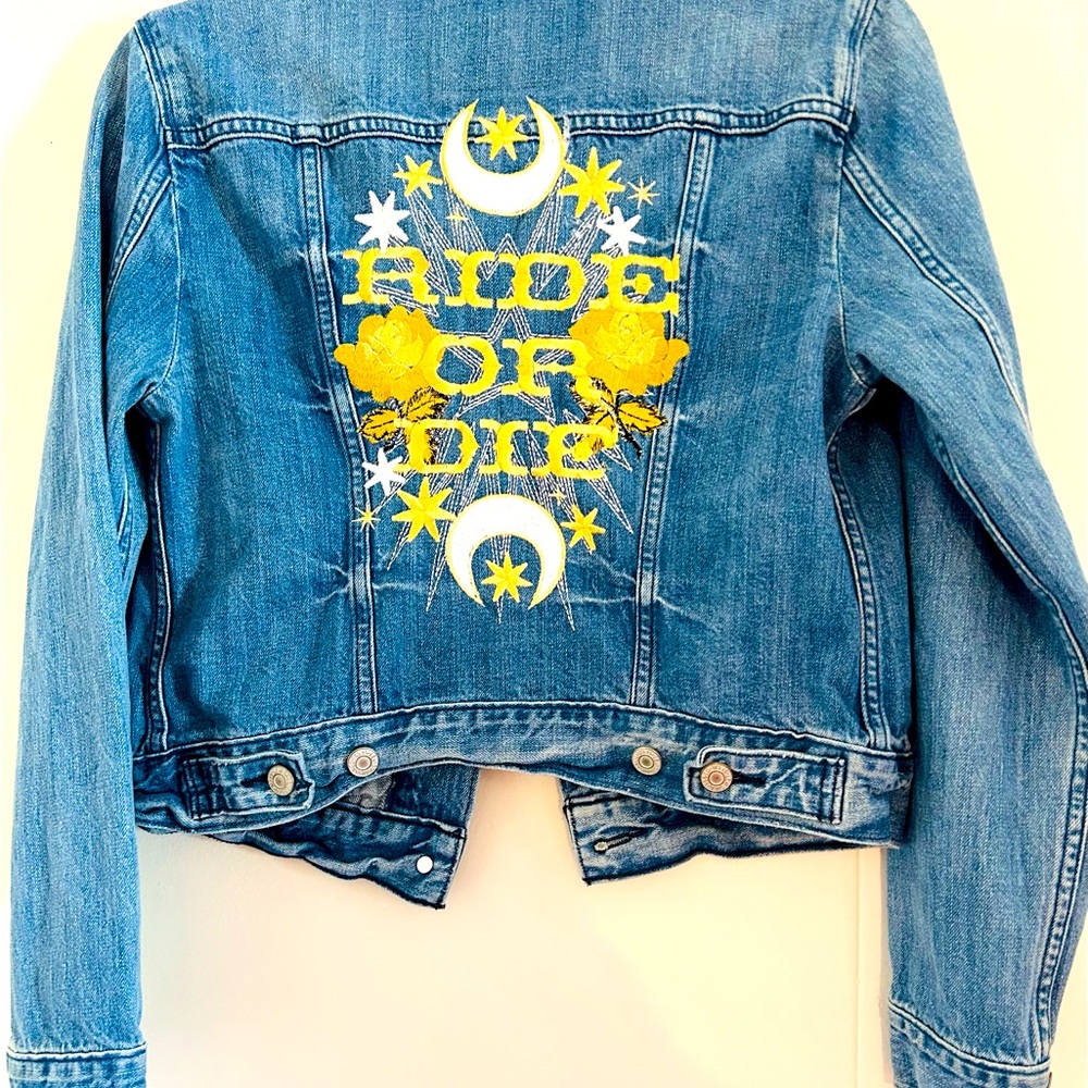 LEVI’S SUN MOON STARS DENIM JACKET ~CUSTOM DETAIL RIDE or DIE🌔🌟